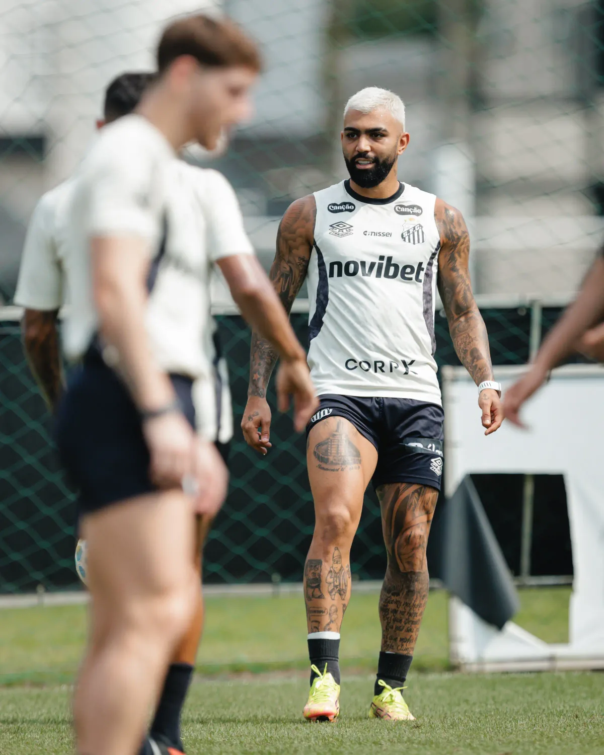 Veja galeria de fotos do treino do Santos neste sábado