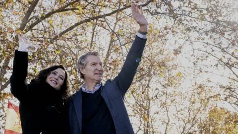Ayuso habla por primera vez del ático tras las confesiones de Feijóo: "Está en venta (...) Chao 'pescao'"
