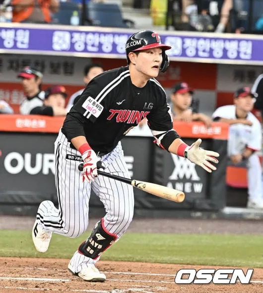 문정빈 3점포 터졌다...'1회초 4득점' LG, 오늘은 리드 지켜낼까