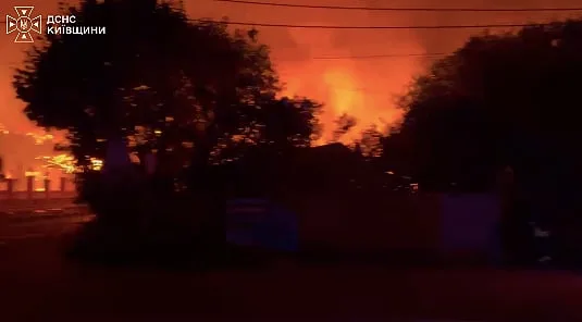 37 mortos na Ucrânia em ataque de drone russo a armazém de explosivos. Zelensky fala em "negligência terrível"