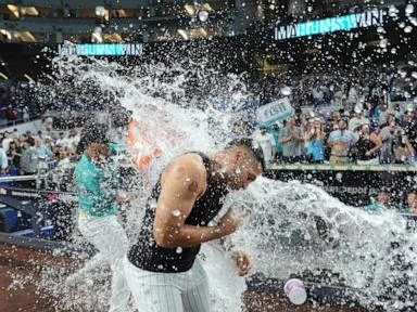 Agustín Ramírez's caps Marlins' 4-run 9th with walk-off homer in 6-4 win over Dodgers