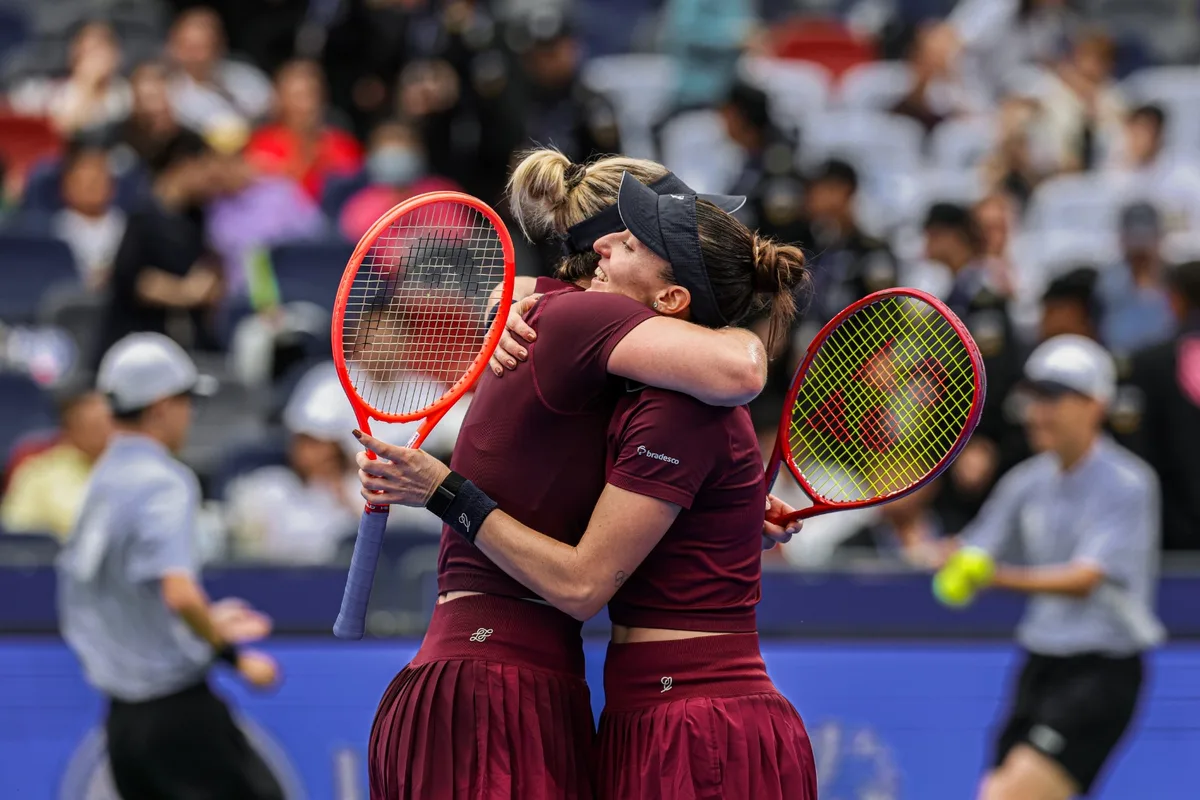 Stefani reencontra Siniakova na final e busca a liderança da temporada