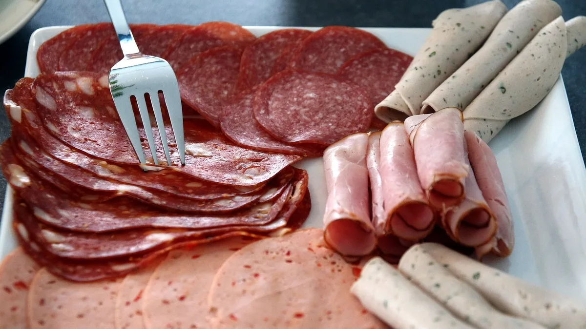 Una experta sobre la listeriosis: "Prolifera sin problemas dentro de la nevera, le gusta estar entre 2 ºC y 4 ºC"
