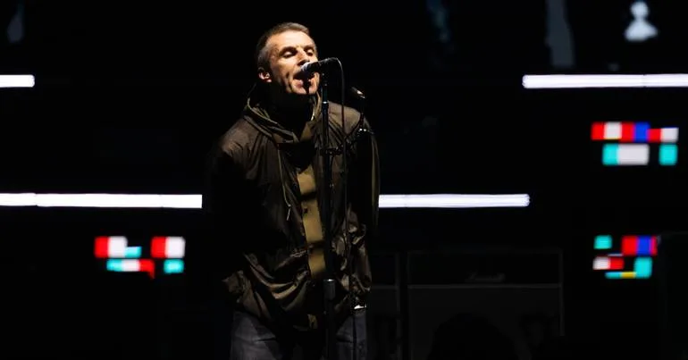 Oasis regressam aos palcos em 2027