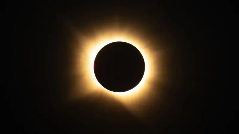 유럽서 27년 만에 개기일식…한반도에선 ‘2035년 이날’ 볼 수 있다
