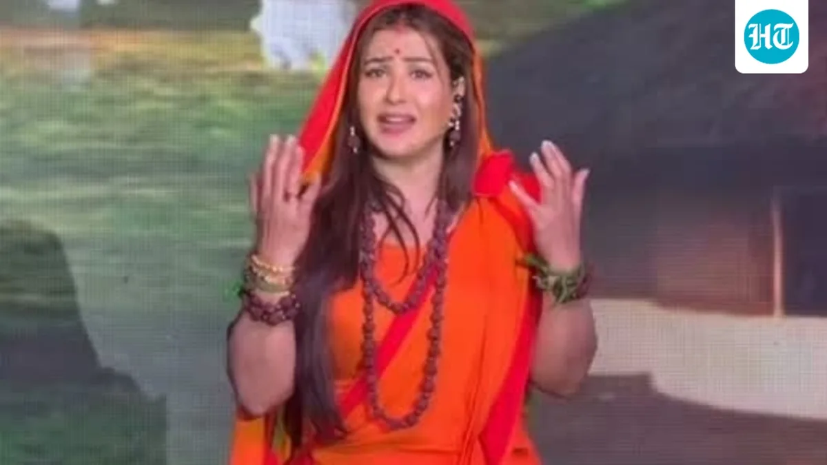 Shilpa Shinde’s Goddess Sita act at Delhi Ramlila wins fans over, gets compared to Kriti Sanon, Sai Pallavi