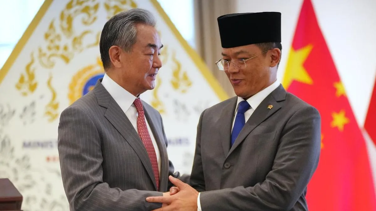Indonesia and China pledge closer defence, energy ties