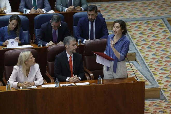 Ayuso exhibe su política fiscal frente a las críticas por el ático y el Ramón y Cajal: "Necesitan que haya mucho pobre y poco rico al que culpar"