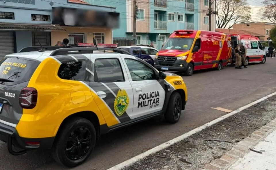 Mulher com medida protetiva é baleada no rosto pelo ex-marido dentro de salão no Santa Quitéria, em Curitiba