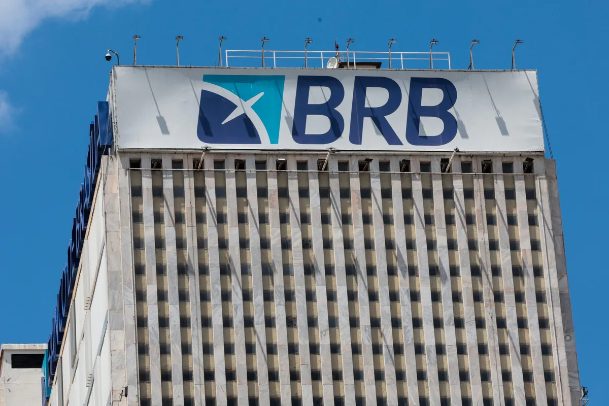 Luiz Fux, do STF, garante 394 milhões de reais por mês ao BRB