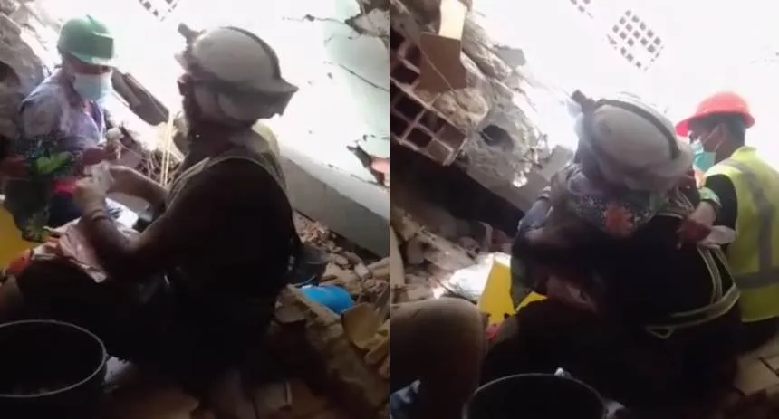 VIRAL: Rescatistas en La Guaira devolvieron ahorros hallados entre los escombros a una mujer que buscaba a su esposo