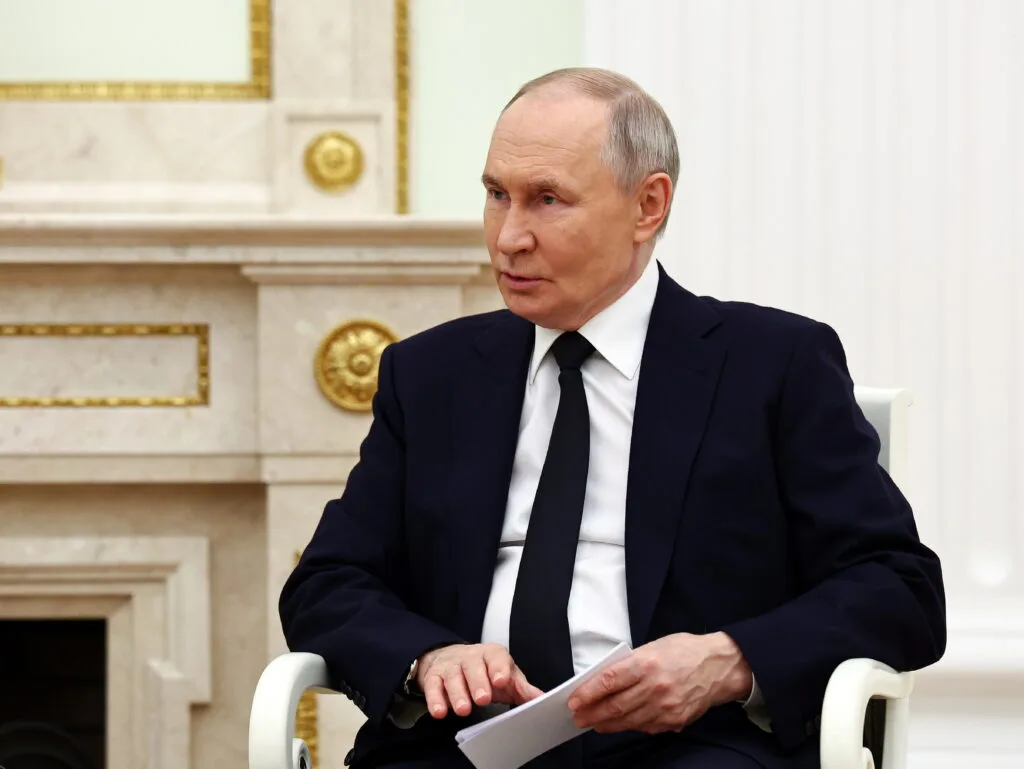 Putin anuncia conquista de importante localidade ucraniana no leste do país
