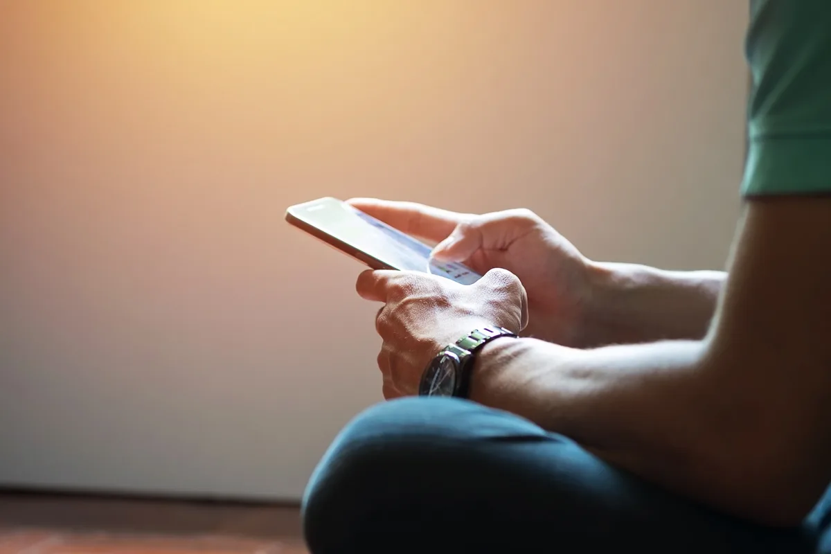 Status no WhatsApp confirma demissão por justa causa de trabalhador em BH