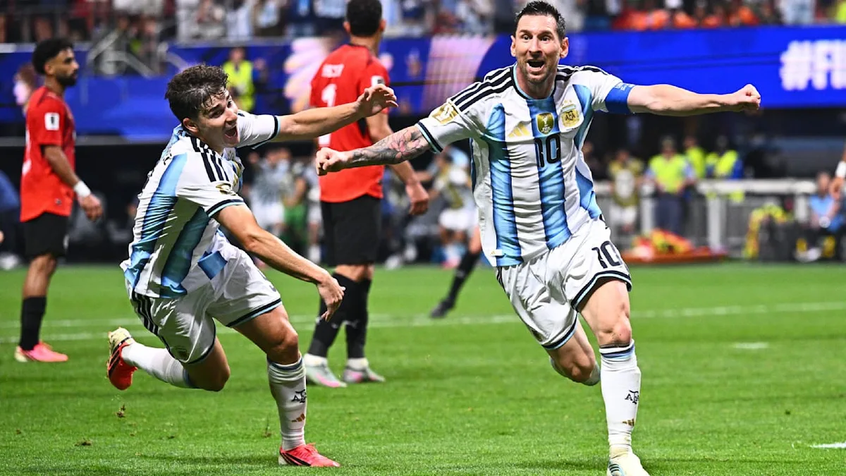 Jahrhundertfußballer tritt zurück - Messis letztes Tor für Argentinien