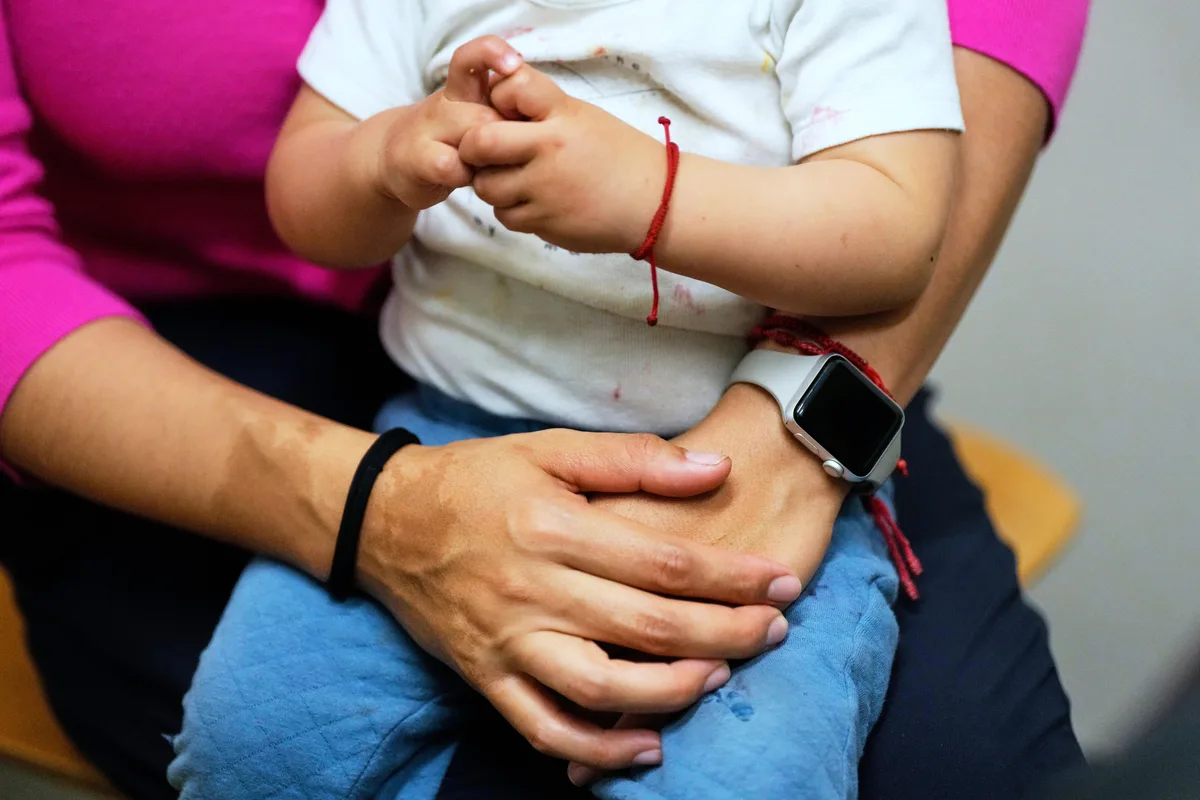 Recortes de Trump a Medicaid dejan sin cobertura a refugiados y otros inmigrantes