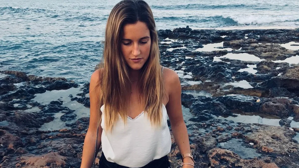Tragedia personal de la influencer Rocío Irisarri tras la repentina muerte de su hermano pequeño: "El mundo se ha parado para mi familia"