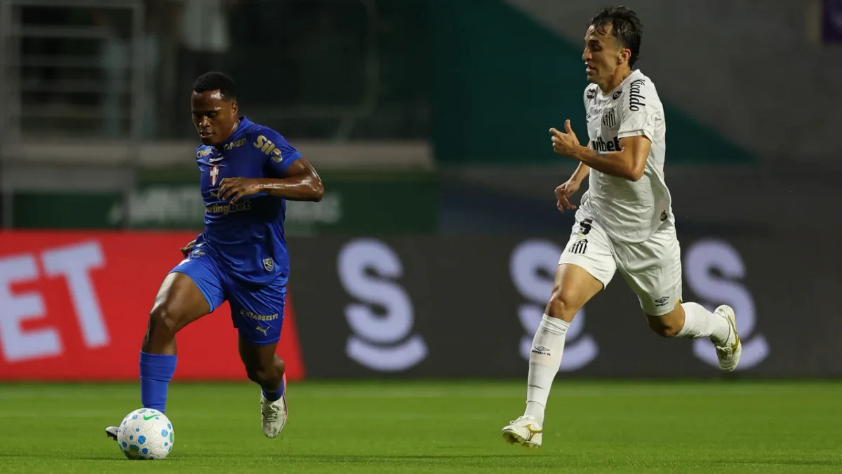 Arias será reavaliado no Palmeiras após sentir dores, e Gómez não preocupa
