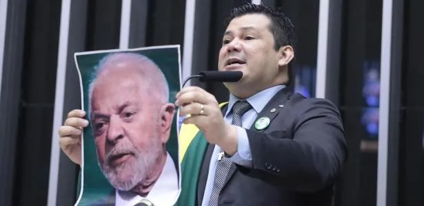 Deputado bolsonarista que desejou morte de Lula vira réu no STF