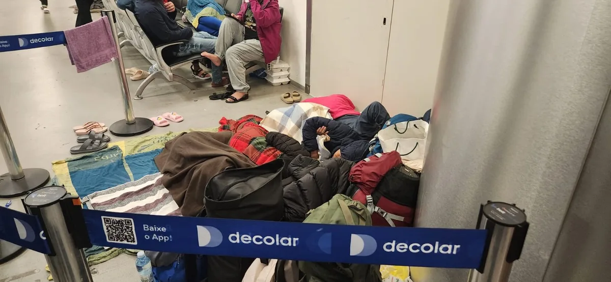 Após 6 dias no aeroporto de SP, iraniana grávida de 9 meses e família são liberadas para entrar no Brasil