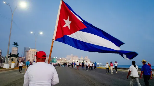 Cuba reforma setor petrolífero e autoriza concessões