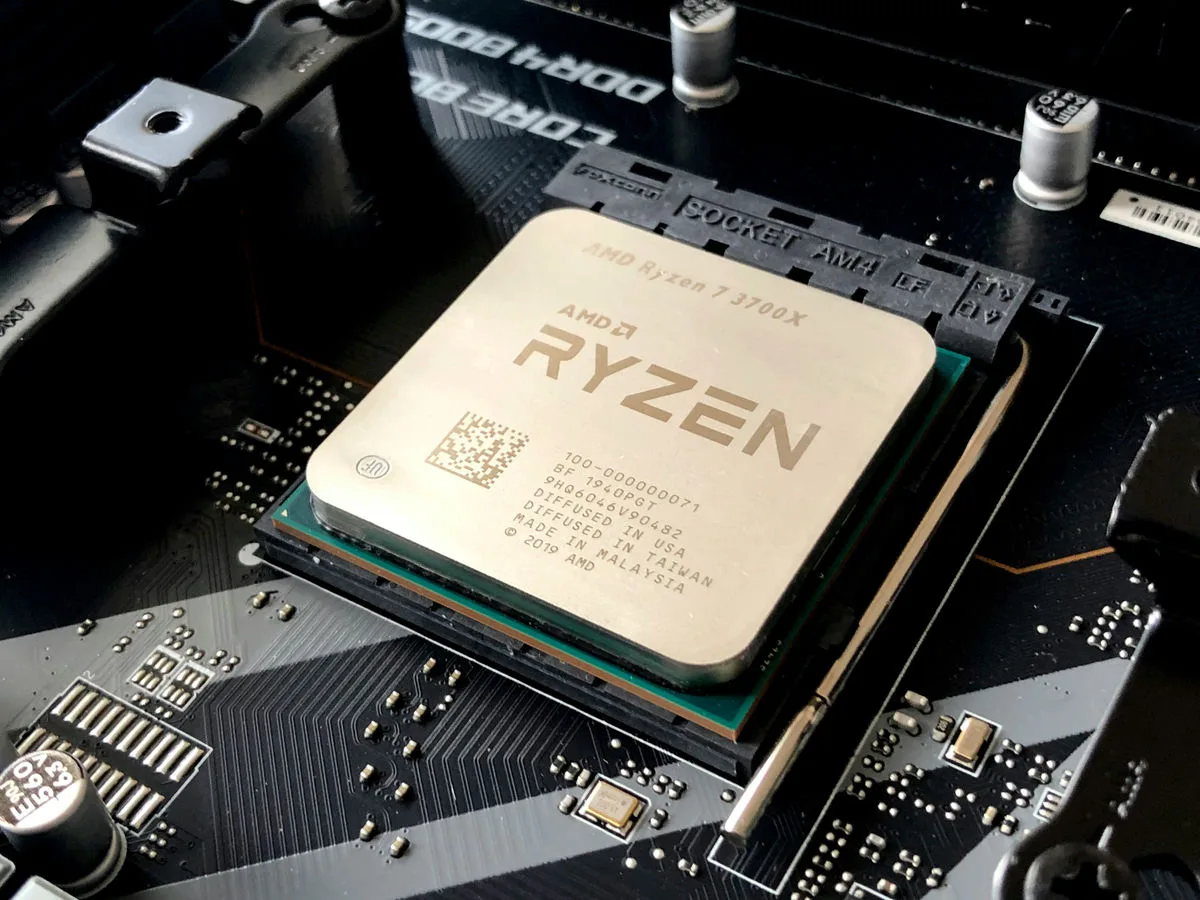 AMDがモバイル・デスクトップのCPUシェアで30％の壁を初めて突破