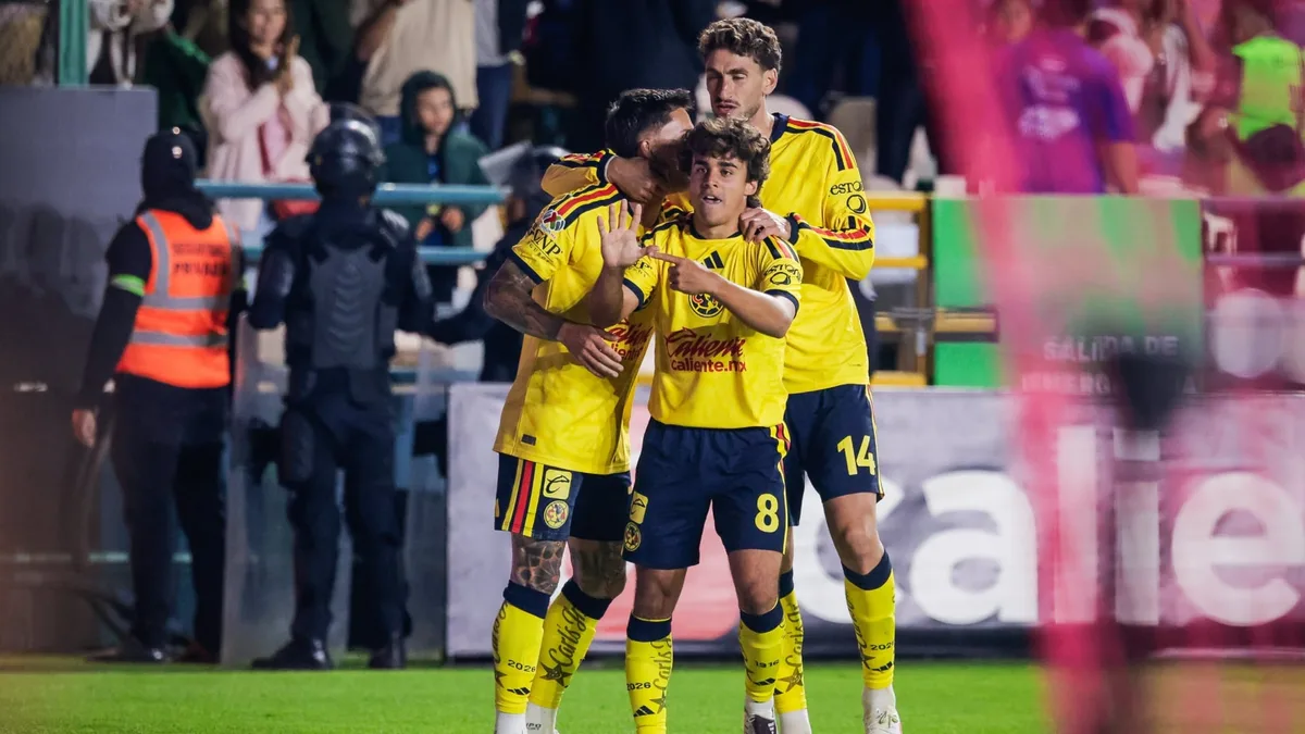 Carlos Álvarez se estrena como goleador del América y manda una dedicatoria especial