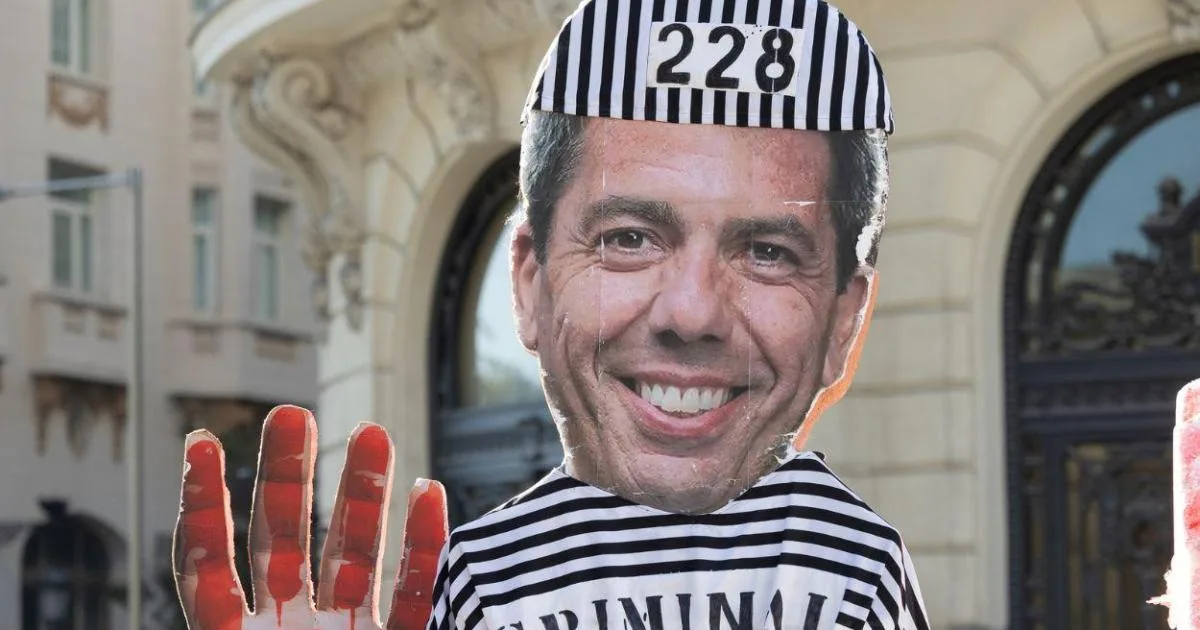 Las víctimas de la DANA, tras el silencio de Mazón en el Congreso: "Es un cobarde escondido en su aforamiento"