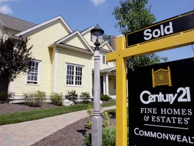 Average rate on a 30-year mortgage climbs to highest level in 13 months
