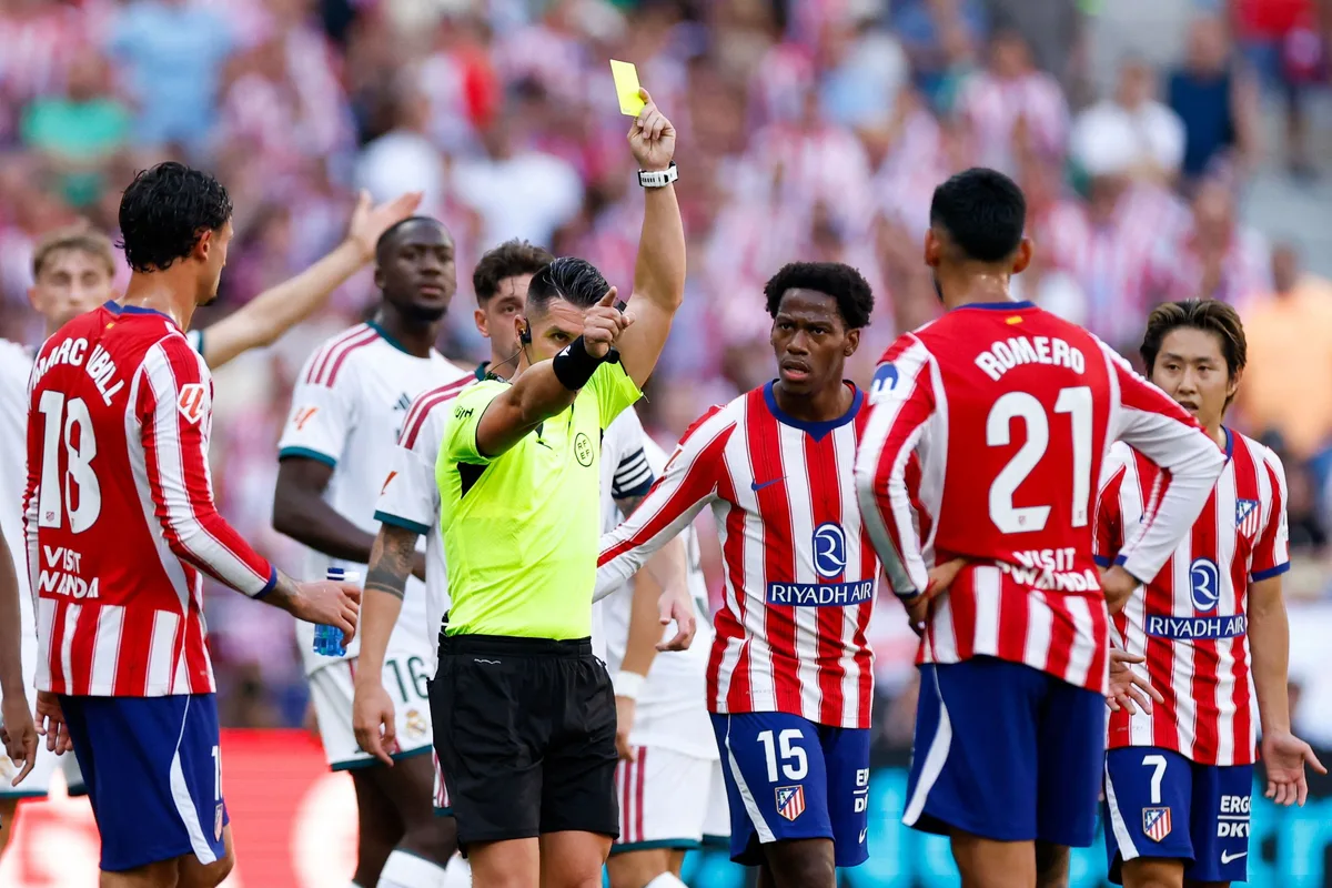 El CTA señala los tres graves errores de Ortiz Arias en el derbi entre el Atlético y el Real Madrid