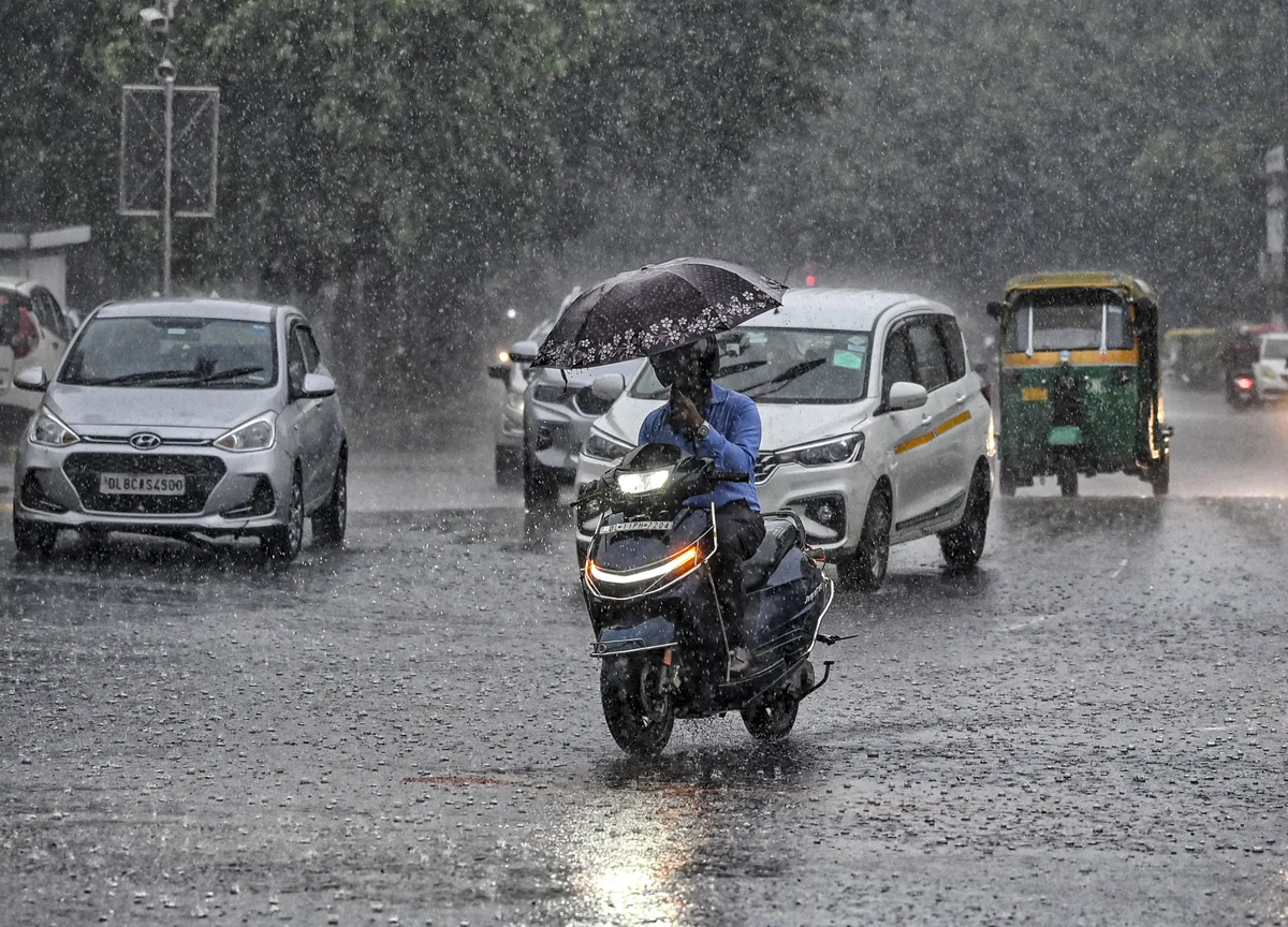 Delhi weather: IMD predicts moderate rainfall, thunderstorms today