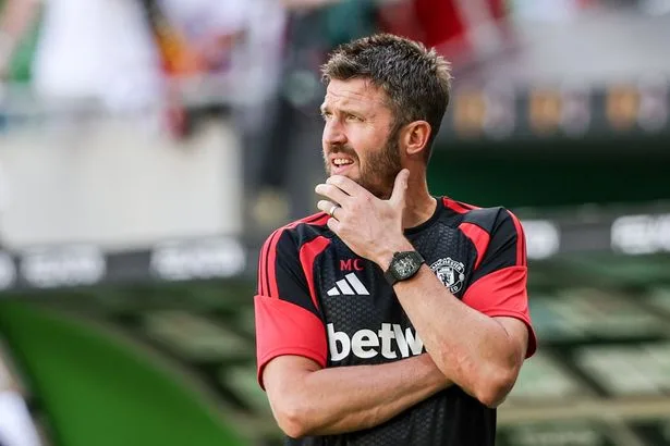 Man Utd suffer transfer deadline day blow as Man City respond to shock approach for star