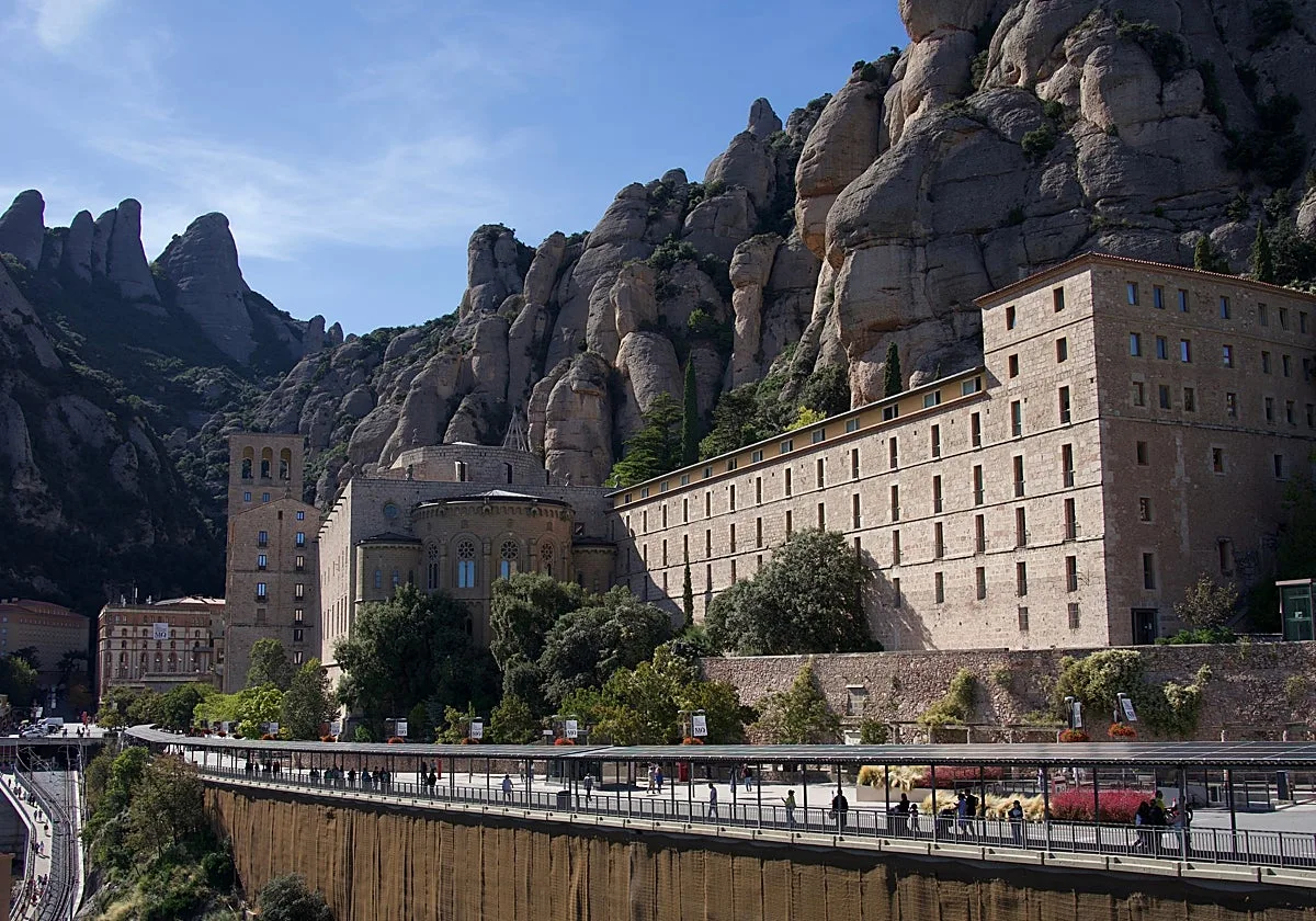Los milagros de Montserrat: subes como turista y bajas como peregrino