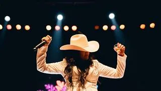 Annakarina anuncia concierto en Caracas tras lanzar su primer álbum "Katarsis"
