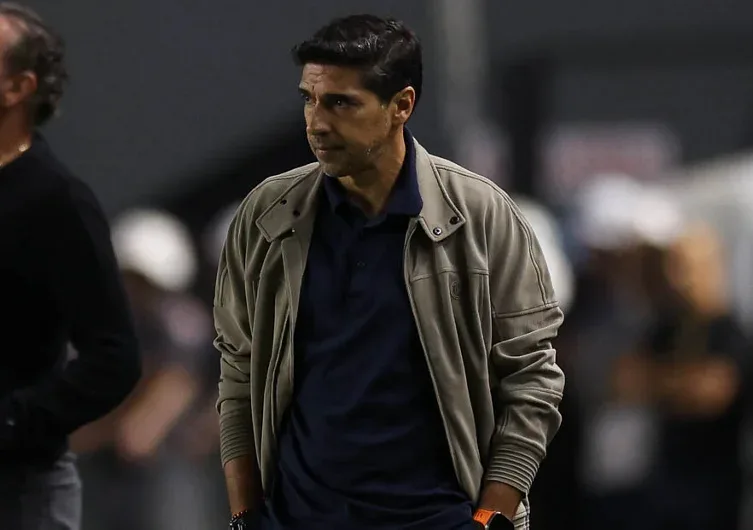 Abel vê “jogo inteligente” do Palmeiras e desabafa sobre nova denúncia do STJD: “Não matei ninguém”