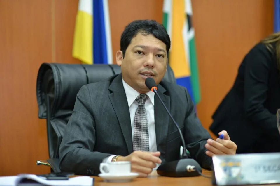 TRE barra candidatura de ex-deputado Masamy Eda