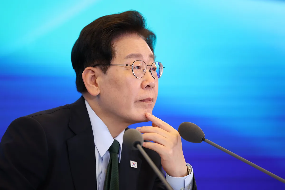 李대통령 “전자장치 훼손 6일 지나 파악...법무부 점검해야”