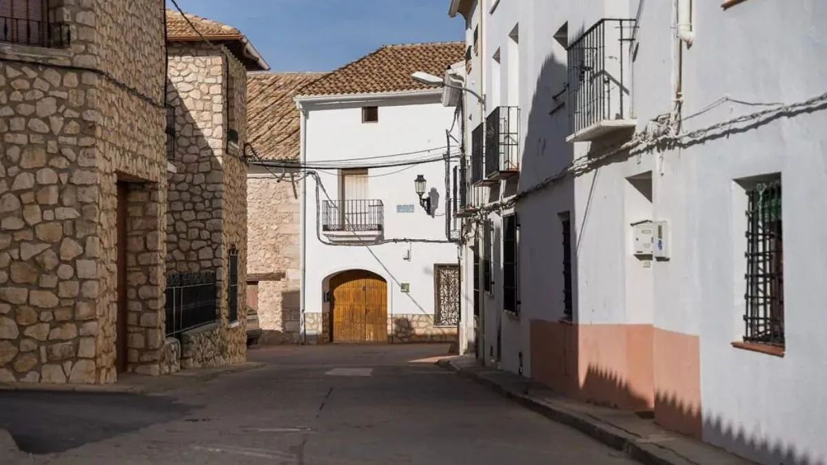 Aldeia com 345 habitantes procura novos moradores para vários negócios e tem casas a partir de 18 mil euros