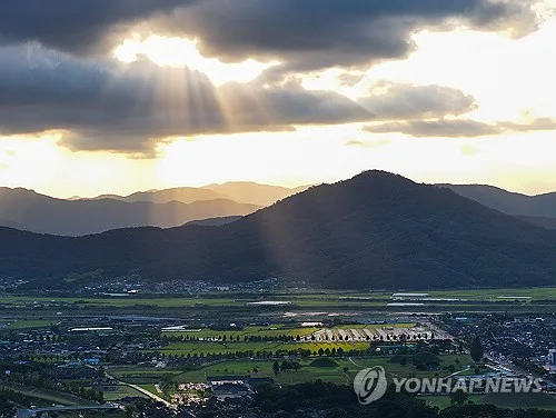 대구·경북 대체로 맑고 동해안 구름 많아…낮 기온 24~29도
