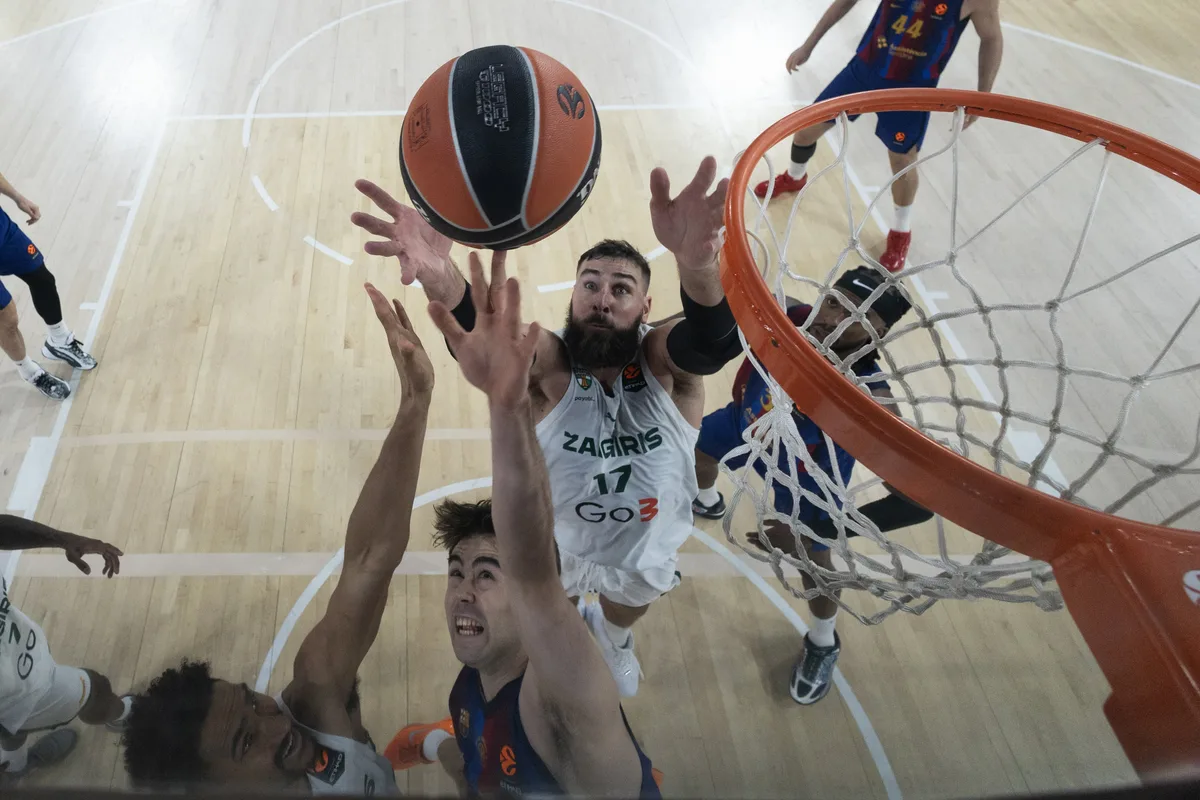 Valanciunas ajusticia al Barça
