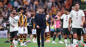 Manchester United desilude na estreia e perde em casa do promovido Hull City