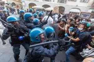 Italia se suma a la ola de protestar y anuncia huelga general