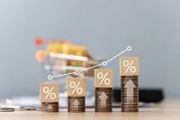 Petróleo fecha em leve queda com Oriente Médio e Ucrânia no radar