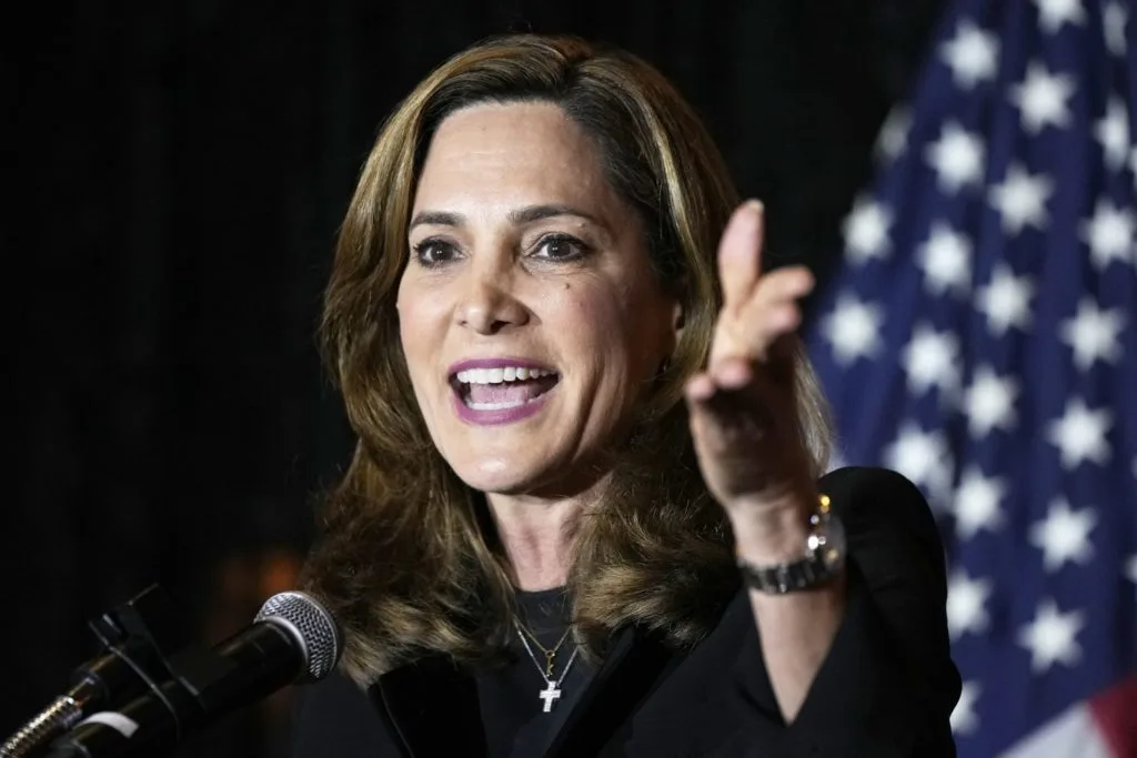 Congresista republicana María Elvira Salazar cuestiona políticas migratorias de Trump