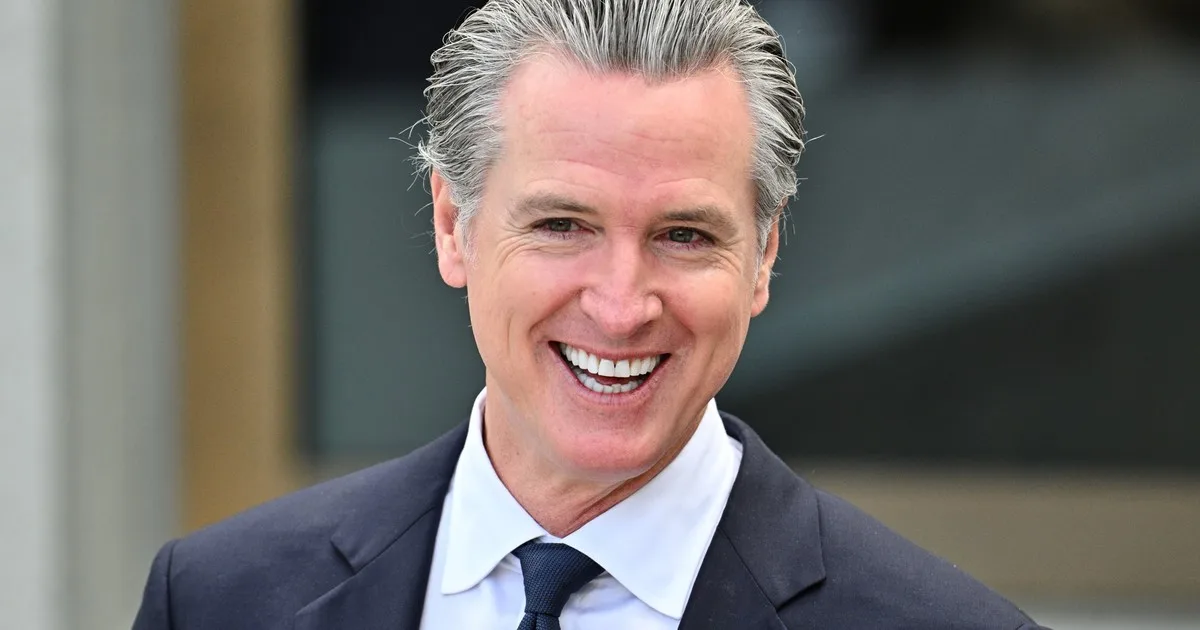 Confirmado en California: Gavin Newsom firmó la ley SB 169 que modifica el acceso a las licencias de conducir