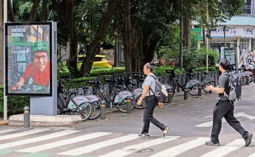 CDMX pierde hasta mil 600 millones de pesos al año por falta de cobro de derechos: Fundación; cuestiona regulación de publicidad exterior