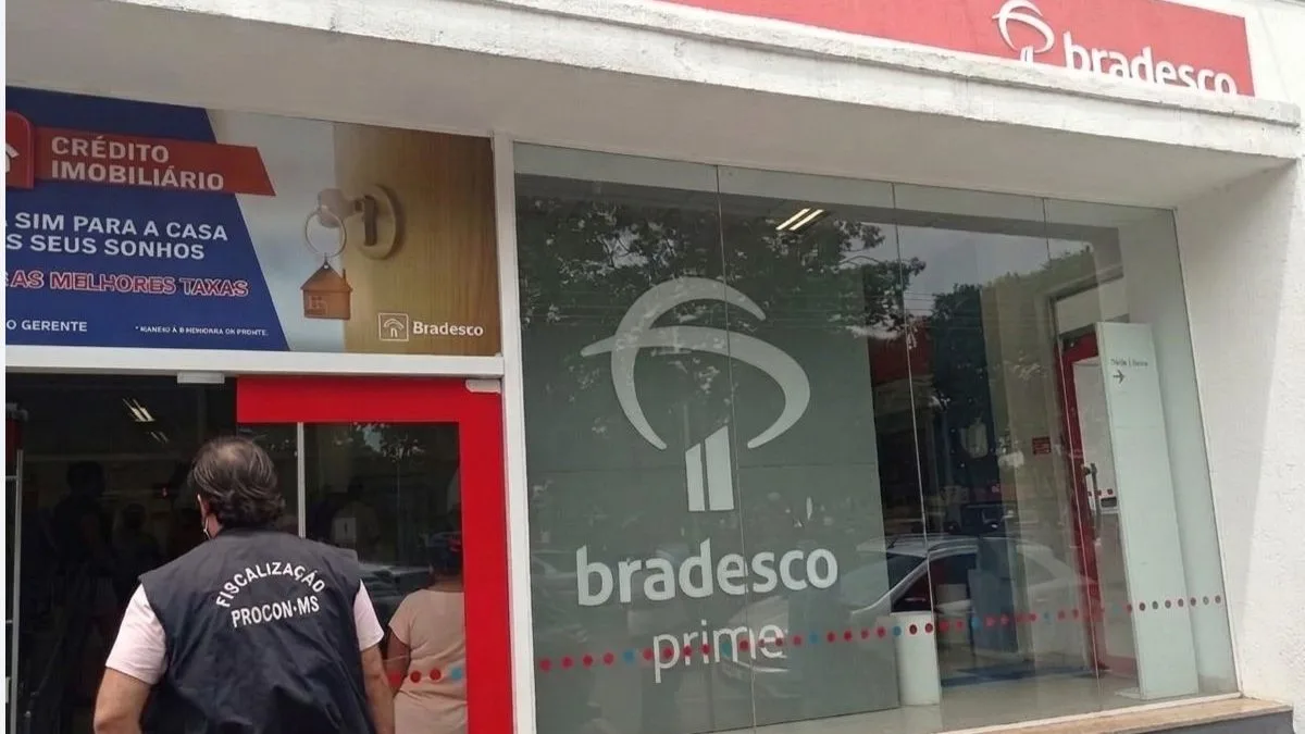 Ex-gerente do Bradesco desvia R$ 208 mil em empréstimos; Justiça bloqueia bens, mas só encontra R$ 173 em sua conta
