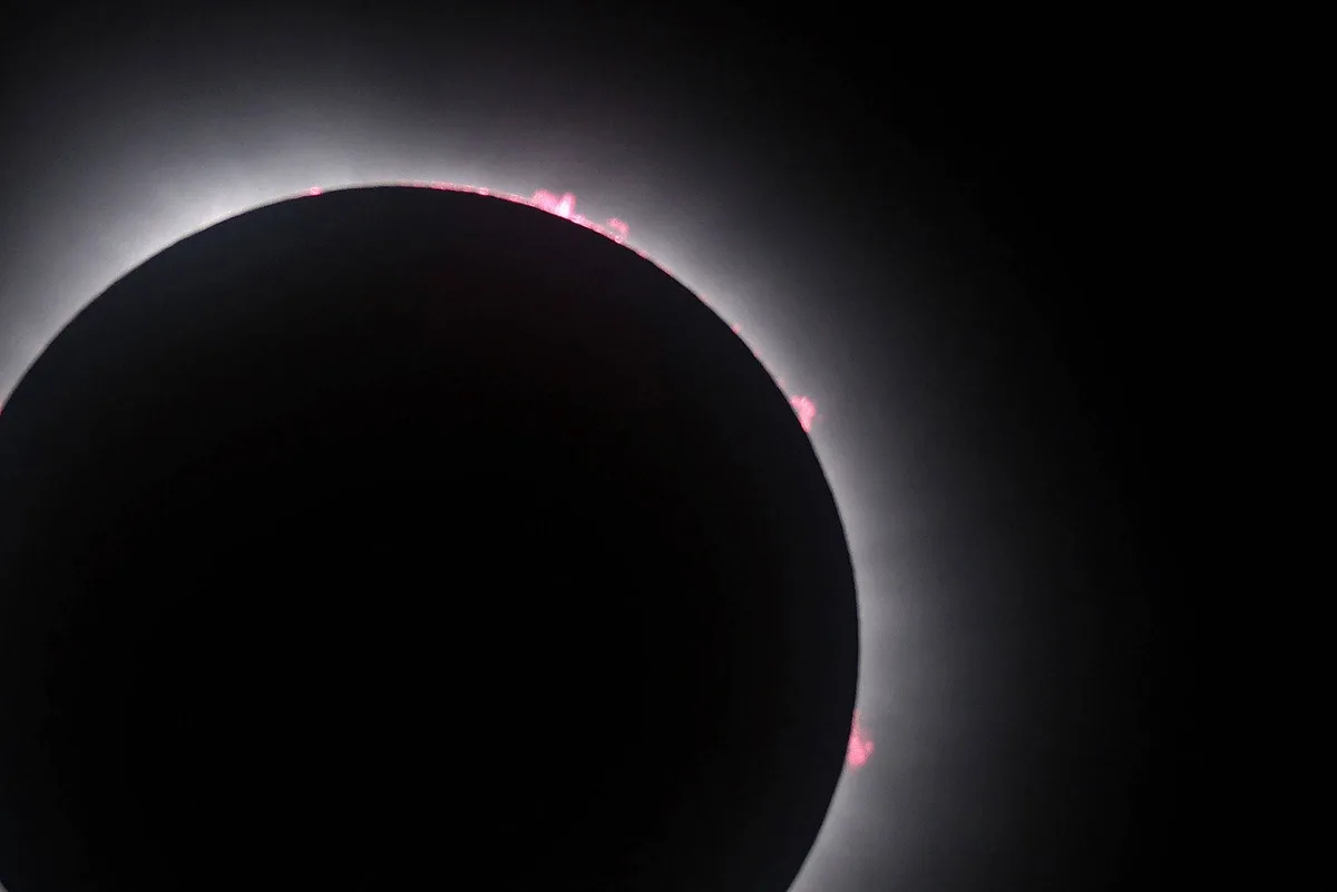 Eclipse solar desta quarta (12) terá menos de 2 minutos de totalidade; tire suas dúvidas