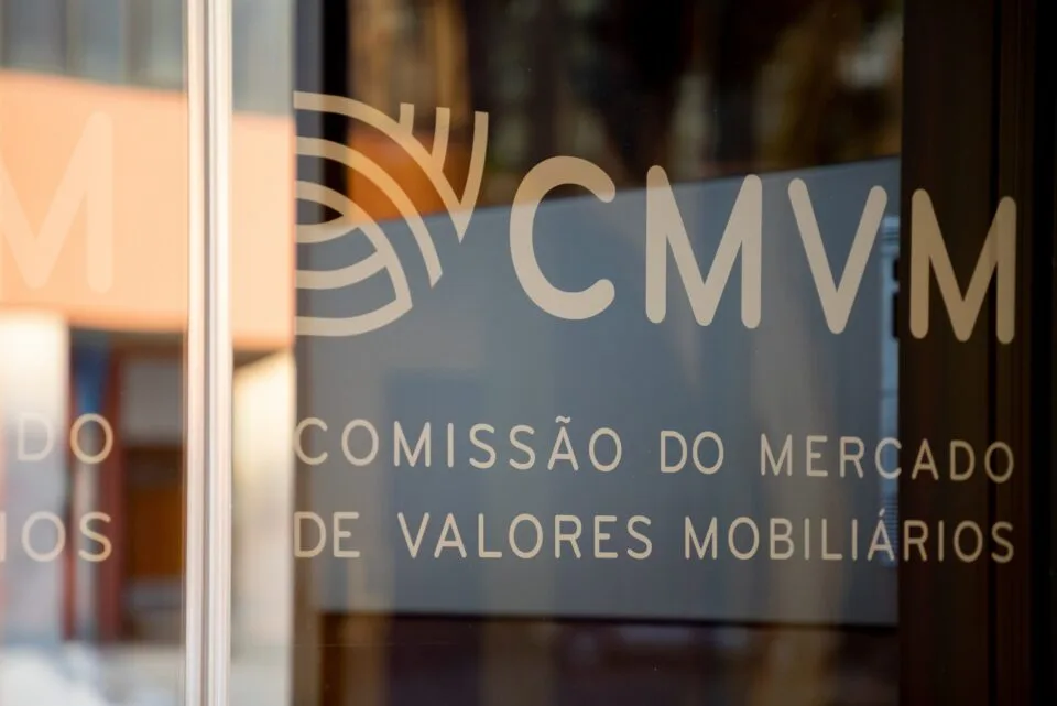 Dispersão mínima do capital para entrada em bolsa passa de 25% para 10%