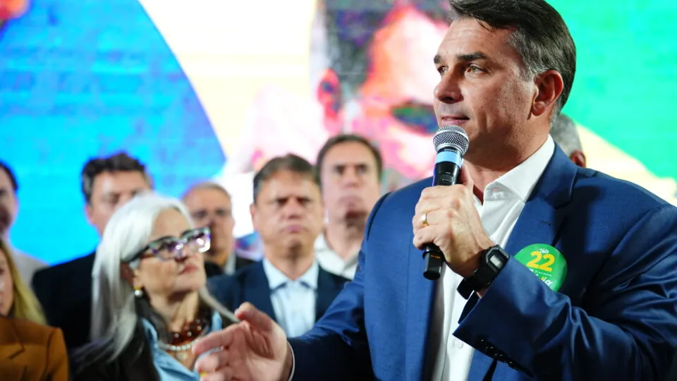 Flaviômetro monitora atuação de políticos nas redes em apoio a Flávio Bolsonaro