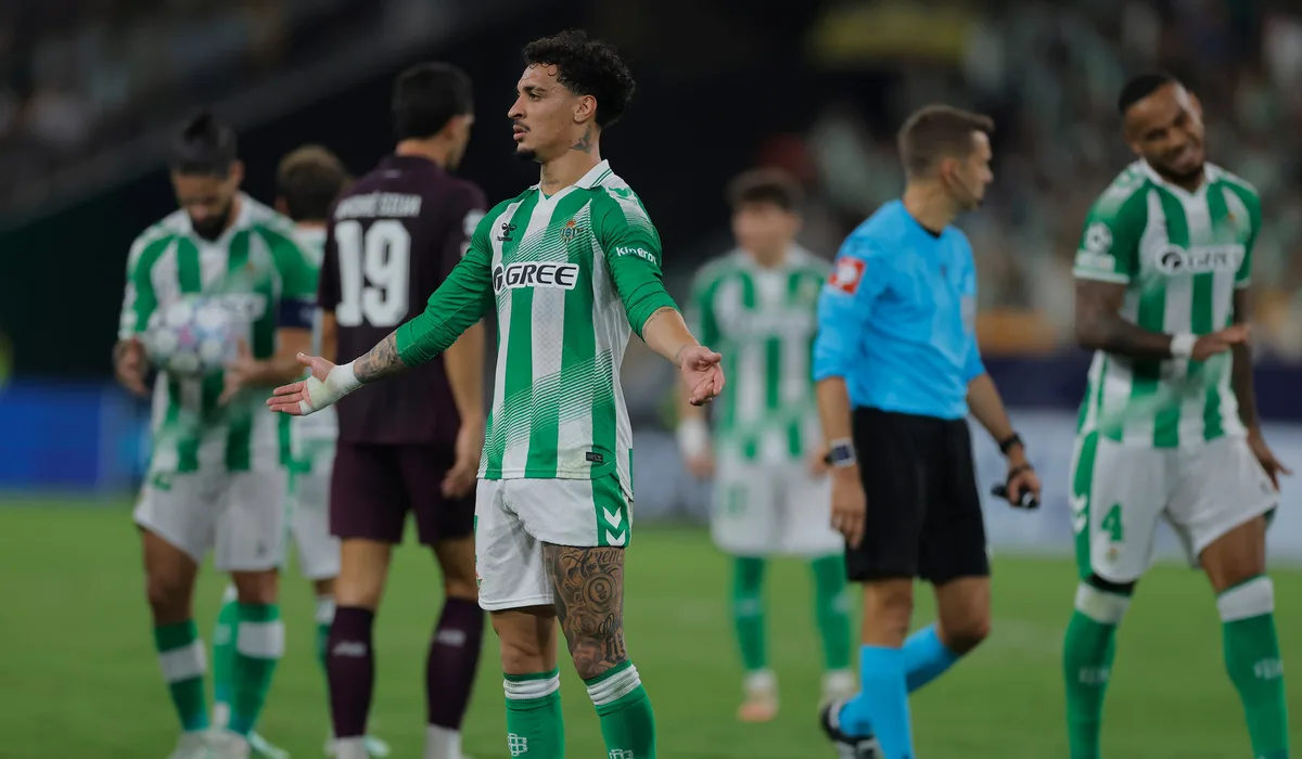 Antony denuncia un robo en su casa durante el Betis-Oporto